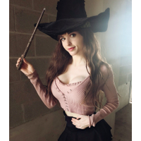 Amouranth-1042192331586326528-20180918_192309-img1-7FgJQC4g-24Zo0S3p.png