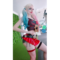 Amouranth-1068960336970203136-20181201_150939-img1-cHwB0bE8-S5YN4mRA.png