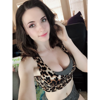 Amouranth-979830585249222656-20180330_171950-img1-9NDwr1T6-kNrUjiW0-2gNxGY4F.png