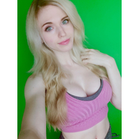 Amouranth-997633953791205376-20180518_202404-img1-mCfNJvrN-GzXqtdW6-wfzKSixt.png