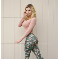 Amouranth-998375773546385409-20180520_213147-img1-QifIrTB7-Fb3I1tNJ-owUaxAtd.png